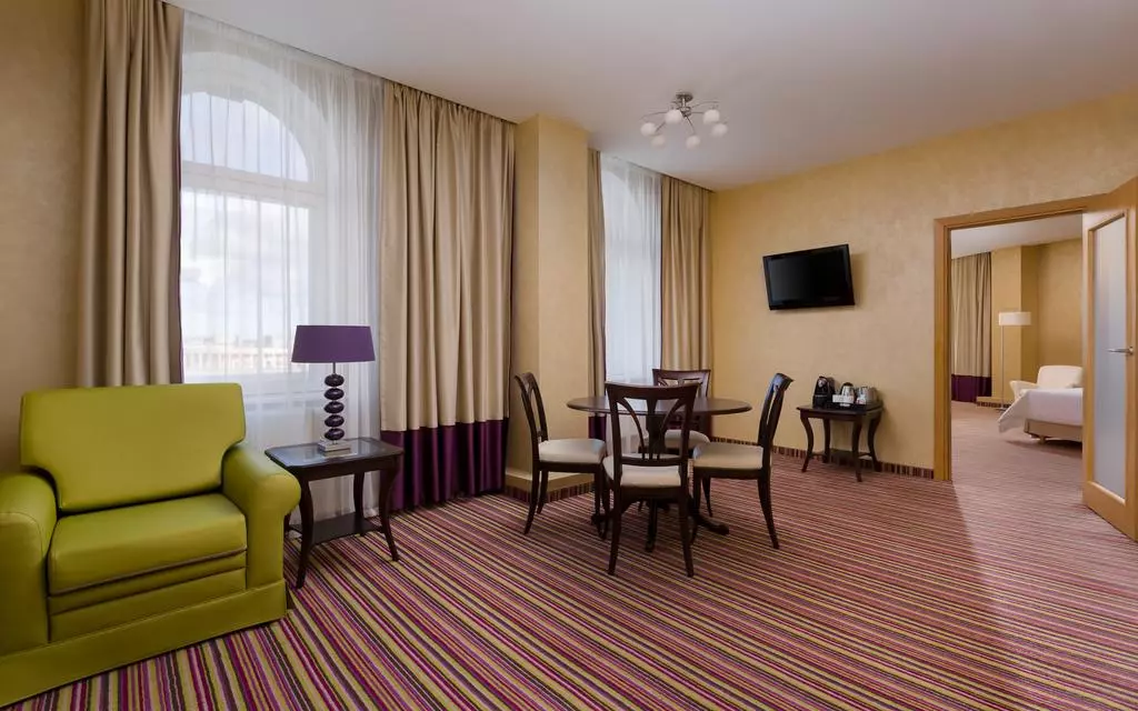 هتل کورت یارد بای ماریوت واسیلی وسکی سنت پترزبورگ - مهرپرواز